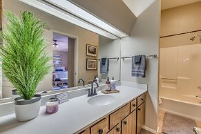 Alto Oasis: Community Pool, Fireplace & Grill!