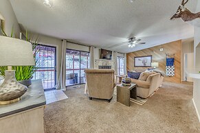 Alto Oasis: Community Pool, Fireplace & Grill!