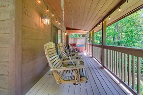 Sevierville Cabin w/ Hot Tub: 5 Mi to Pigeon Forge