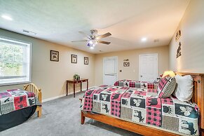 Pigeon Forge Home w/ Screened Porch, 3 Mi to Town!