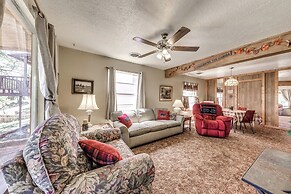 Cozy Cabin w/ Deck < 1 Mi to Midtown Ruidoso!