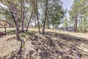 Cozy Cabin w/ Deck < 1 Mi to Midtown Ruidoso!