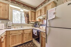 Cozy Cabin w/ Deck < 1 Mi to Midtown Ruidoso!