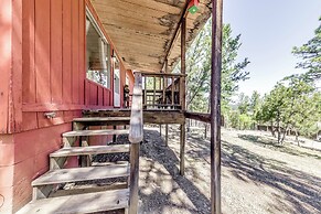 Cozy Cabin w/ Deck < 1 Mi to Midtown Ruidoso!