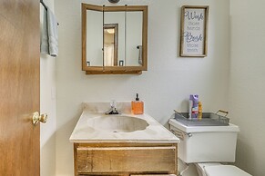 Ruidoso Home w/ Balcony ~ 16 Mi to Ski Apache!