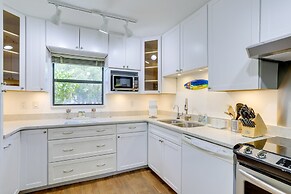 Colorful Gulfport Home: Walk to the Art District!