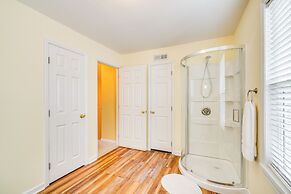 Pigeon Forge Home w/ Deck & Hot Tub Near Town!