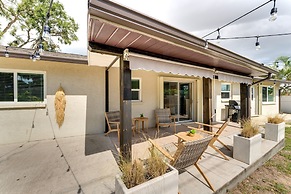 Nokomis Home w/ Screened Pool, 3 Mi to Beaches!