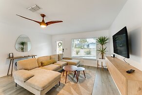 Nokomis Home w/ Screened Pool, 3 Mi to Beaches!