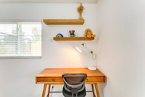 Nokomis Home w/ Screened Pool, 3 Mi to Beaches!