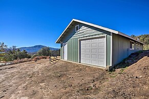 Oakhurst Duplex ~ 13 Mi to Yosemite National Park!