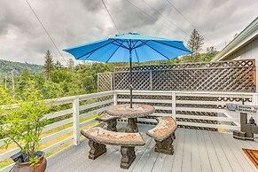 Yosemite Natl Park Getaway: Hot Tub & Mtn Views!