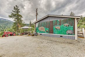 Yosemite Natl Park Getaway: Hot Tub & Mtn Views!