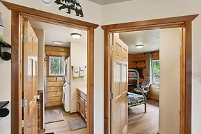 Welcoming Wasilla Cabin w/ Patio!