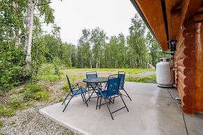 Welcoming Wasilla Cabin w/ Patio!