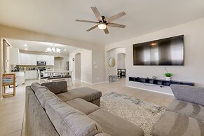 Pool, Fire Pit: Family Home in Goodyear!