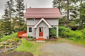 Juneau Vacation Home: Stunning View + Beach Access