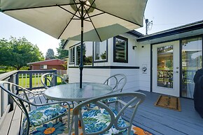 Rustic Retreat in Spokane Valley w/ Cozy Fireplace