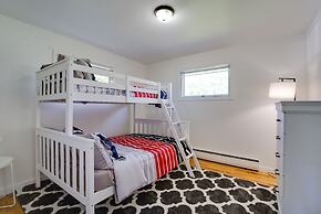 Rustic Retreat in Spokane Valley w/ Cozy Fireplace