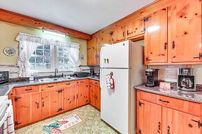Peaceful Camden Vacation Rental ~ 3 Mi to Town!