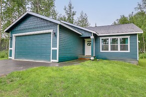 Charming Wasilla Getaway w/ Fireplace & Gas Grill!