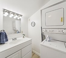 Pet-friendly Newman Lake Cottage w/ Beach Access!