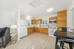 Pet-friendly Newman Lake Cottage w/ Beach Access!