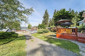 Pet-friendly Newman Lake Cottage w/ Beach Access!