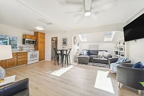 Pet-friendly Newman Lake Cottage w/ Beach Access!