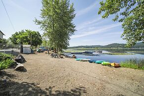 Pet-friendly Newman Lake Cottage w/ Beach Access!