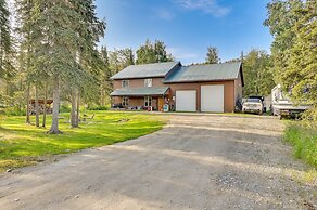 Lovely Soldotna Home, Steps From Kenai River