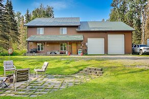 Lovely Soldotna Home, Steps From Kenai River