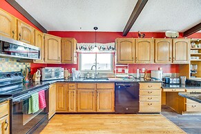 Colorado Springs Home w/ Patio & Ping Pong Table!