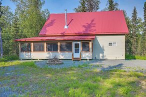 Soldotna Home w/ 2 Living Areas & Spacious Porch