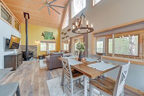 Soldotna Home w/ 2 Living Areas & Spacious Porch