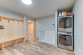 Soldotna Home w/ 2 Living Areas & Spacious Porch