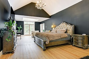 Spacious Durham Home w/ Fire Pit & Hot Tub!