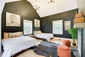 Spacious Durham Home w/ Fire Pit & Hot Tub!