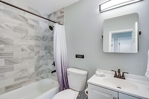 Cozy Vacation Rental ~ 2 Mi to Downtown Durham!