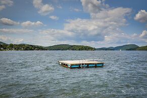 New Fairfield Vacation Rental w/ Lake Views!