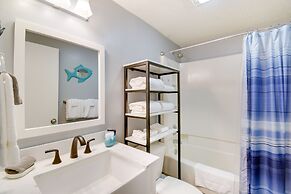 Orange Beach Condo w/ Pool Access & Gulf Views!