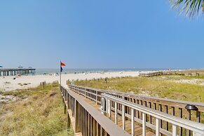 Orange Beach Condo w/ Pool Access & Gulf Views!