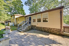 Waltham Vacation Rental ~ 12 Mi to Downtown Boston