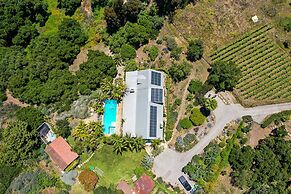 Gorgeous Carpinteria Home: Pool, Spa, Fireplaces!
