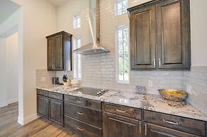 'cascada at Canyon Lake' ~ 1 Mi to Wedding Venues!