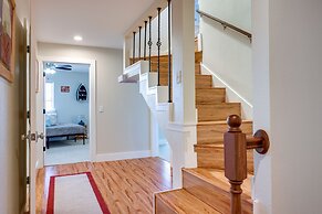 Canyon Lake Rental w/ Balcony & Lake Views