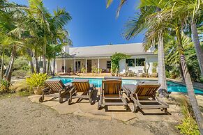 Farmhouse-chic Carpinteria Cottage w/ Pool Access