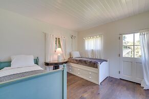 Farmhouse-chic Carpinteria Cottage w/ Pool Access