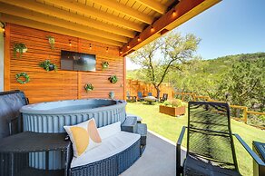 Family-friendly Canyon Lake Rental w/ Hot Tub!