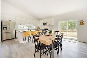 Canyon Lake Oasis: Backyard & Wraparound Deck!